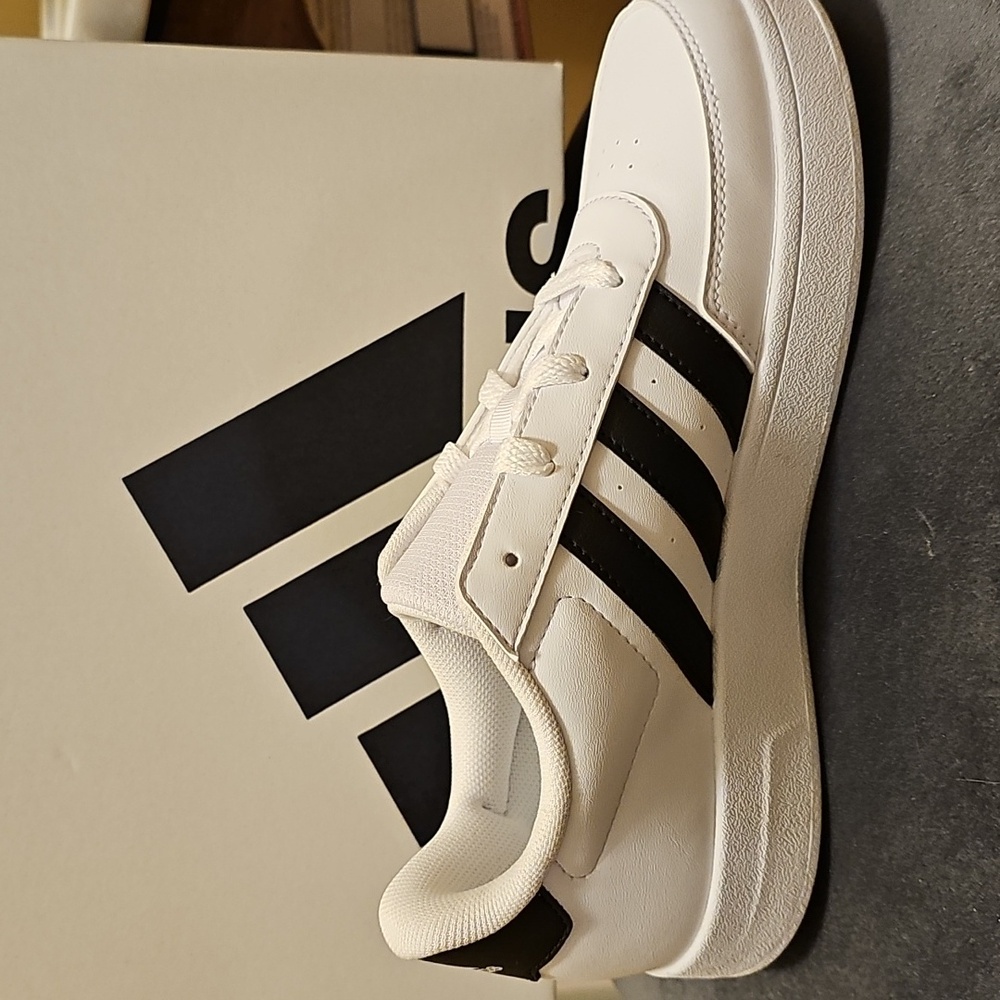 Adidas sneaker - Picture 9 of 11